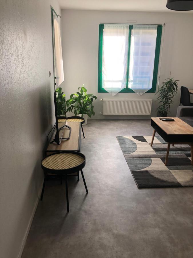 Appartement Superbe En Plein Centre Ville. *